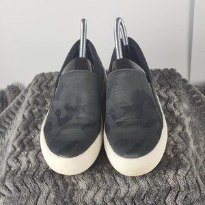 Vince Camuto VP-KORLI2 Dark Gray Camo Slip On Sneakers Casual Shoes 7M